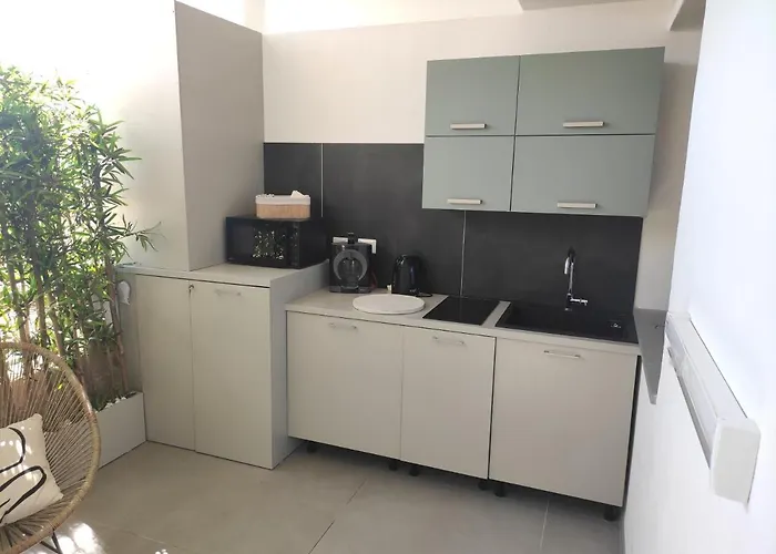 Live בית הארחה