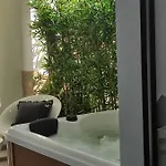 בית הארחה Live