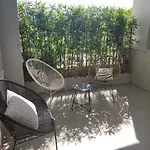 Live בית הארחה 4*